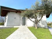 Case e ville in vendita di 435 m² in Via Ludwig Van...
