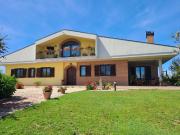 Case e ville in vendita di 440 m² in Contrada Mandriello