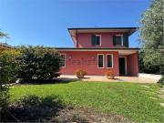 Case e ville in vendita di 445 m²