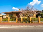 Case e ville in vendita di 445 m² in Via Prealpi