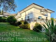 Case e ville in vendita di 446 m² in Via Roma