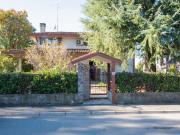 Case e ville in vendita di 450 m² in Via Aldo Moro, 10