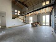 Case e ville in vendita di 450 m² in Via Altinia