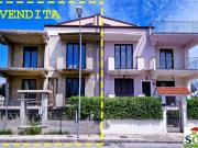 Case e ville in vendita di 450 m² in Via Antonio...