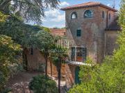 Case e ville in vendita di 450 m² in Via C.B. Cavour, 37