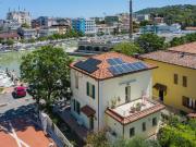 Case e ville in vendita di 450 m² in Via Caboto