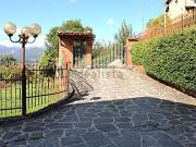 Case e ville in vendita di 450 m² in Via Casetta, 5