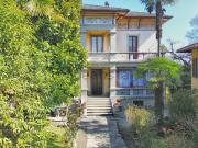 Case e ville in vendita di 450 m² in Via de Bernardi, 5