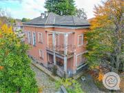 Case e ville in vendita di 450 m² in Via Enrico...