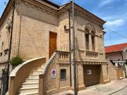 Case e ville in vendita di 450 m² in Via Ermete...