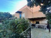 Case e ville in vendita di 450 m² in Via Mura di Levante