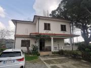 Case e ville in vendita di 300 m² in Via Palmiro Togliatti