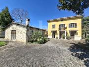 Case e ville in vendita di 450 m² in Via Sant&apos Altissimo