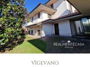 Case e ville in vendita di 450 m² in Via tasso
