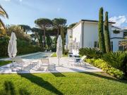 Case e ville in vendita di 452 m² in Via L. Raffaelli