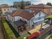 Case e ville in vendita di 455 m² in Via Enrico Toti