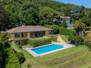 Case e ville in vendita di 458 m² in Via per Comnago, 52