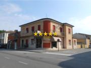 Case e ville in vendita di 459 m² in Via Maggiolini