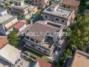 Case e ville in vendita di 459 m² in Via Spoltore