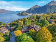 Case e ville in vendita di 460 m² in Via del Roccolo, 29