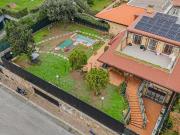 Case e ville in vendita di 460 m² in Via Indonesia