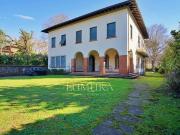 Case e ville in vendita di 460 m² in Via Jacopo della...