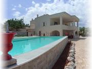 Case e ville in vendita di 460 m² in Viale Ginestre, 37