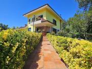 Case e ville in vendita di 461 m² in Via San Pietro, 17