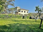 Case e ville in vendita di 464 m² in Traversa V Via...