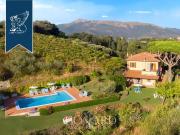 Case e ville in vendita di 476 m²