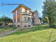 Case e ville in vendita di 480 m² in Via Bernocchi, 12