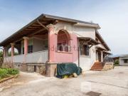 Case e ville in vendita di 480 m² in Via Colle del Pero