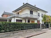 Case e ville in vendita di 480 m² in Via Perù