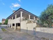 Case e ville in vendita di 494 m² in Via Giacomo Puccini