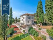 Case e ville in vendita di 500 m²