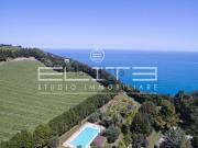 Case e ville in vendita di 500 m² in Via Antonio...