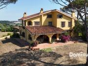 Case e ville in vendita di 500 m² in Via Arturo Pompeati...