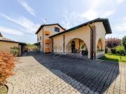 Case e ville in vendita di 500 m² in Via Baggio