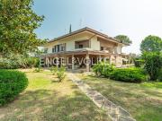 Case e ville in vendita di 500 m² in Via Fermo Ognibene