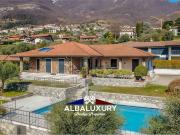 Case e ville in vendita di 500 m² in Via Regina, 34