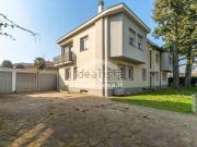 Case e ville in vendita di 500 m² in Viale della Repubblica