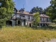 Case e ville in vendita di 5090 m² in Via principale