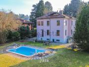 Case e ville in vendita di 510 m² in Via Trieste, 247