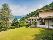 Case e ville in vendita di 511 m² in Via Gianini