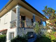 Case e ville in vendita di 511 m² in Via Regione...