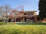 Case e ville in vendita di 516 m² in Via Monte Rosa, 16