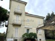 Case e ville in vendita di 517 m² in Via Foglino