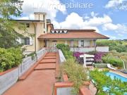 Case e ville in vendita di 522 m² in Via montecchio