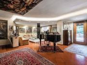 Case e ville in vendita di 532 m² in Via Fratelli Cervi