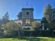 Case e ville in vendita di 533 m² in Via Montefiorino, 20